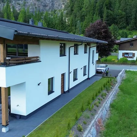 Appartements Plus Apartment *